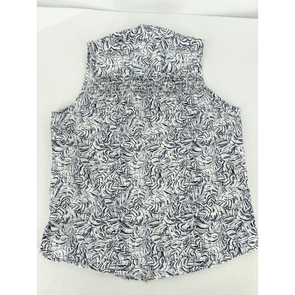 Old Ranch Sleeveless Button Down‎ Women Size M Navy White Palm Leaf Top - Picture 7 of 7